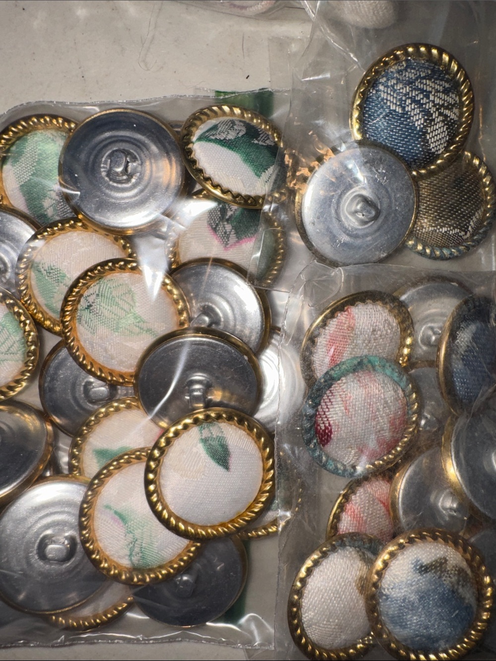 BIG Vintage Lot of Assorted Buttons Ladybugs
Cats Floral Brass - Picture 7 of 7